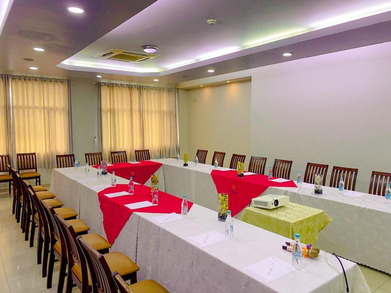 Hoa Binh 1 Hotel Long Xuyên Extérieur photo