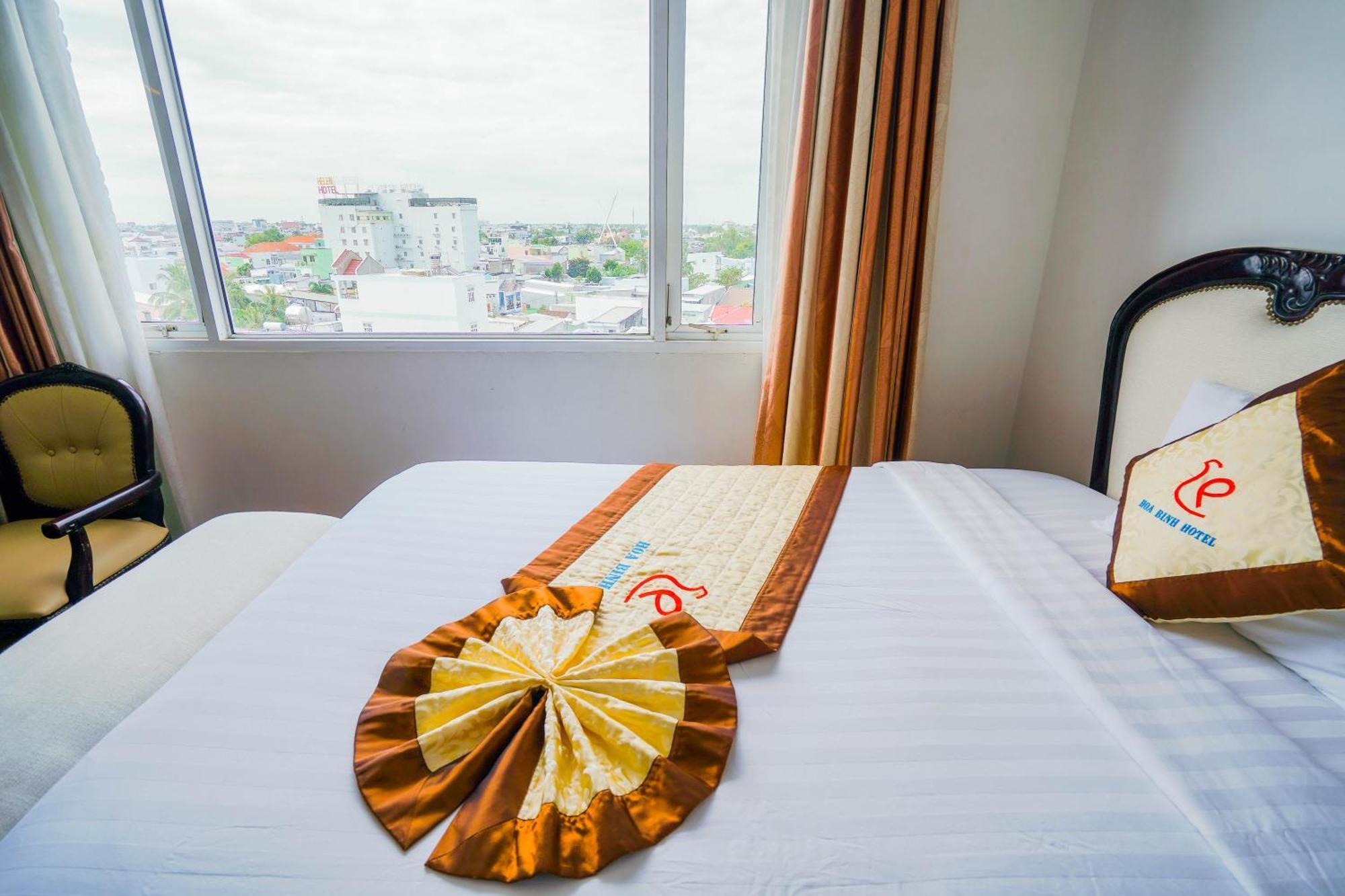Hoa Binh 1 Hotel Long Xuyên Extérieur photo
