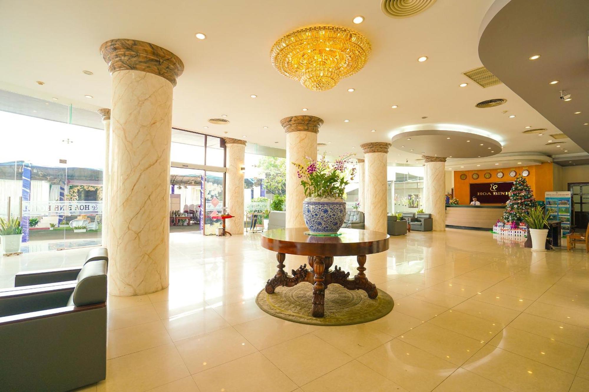 Hoa Binh 1 Hotel Long Xuyên Extérieur photo