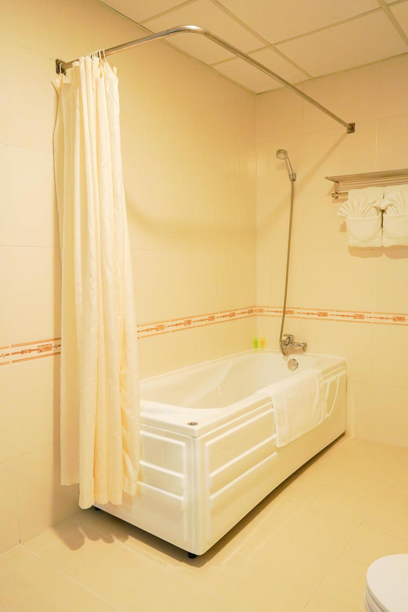 Hoa Binh 1 Hotel Long Xuyên Extérieur photo