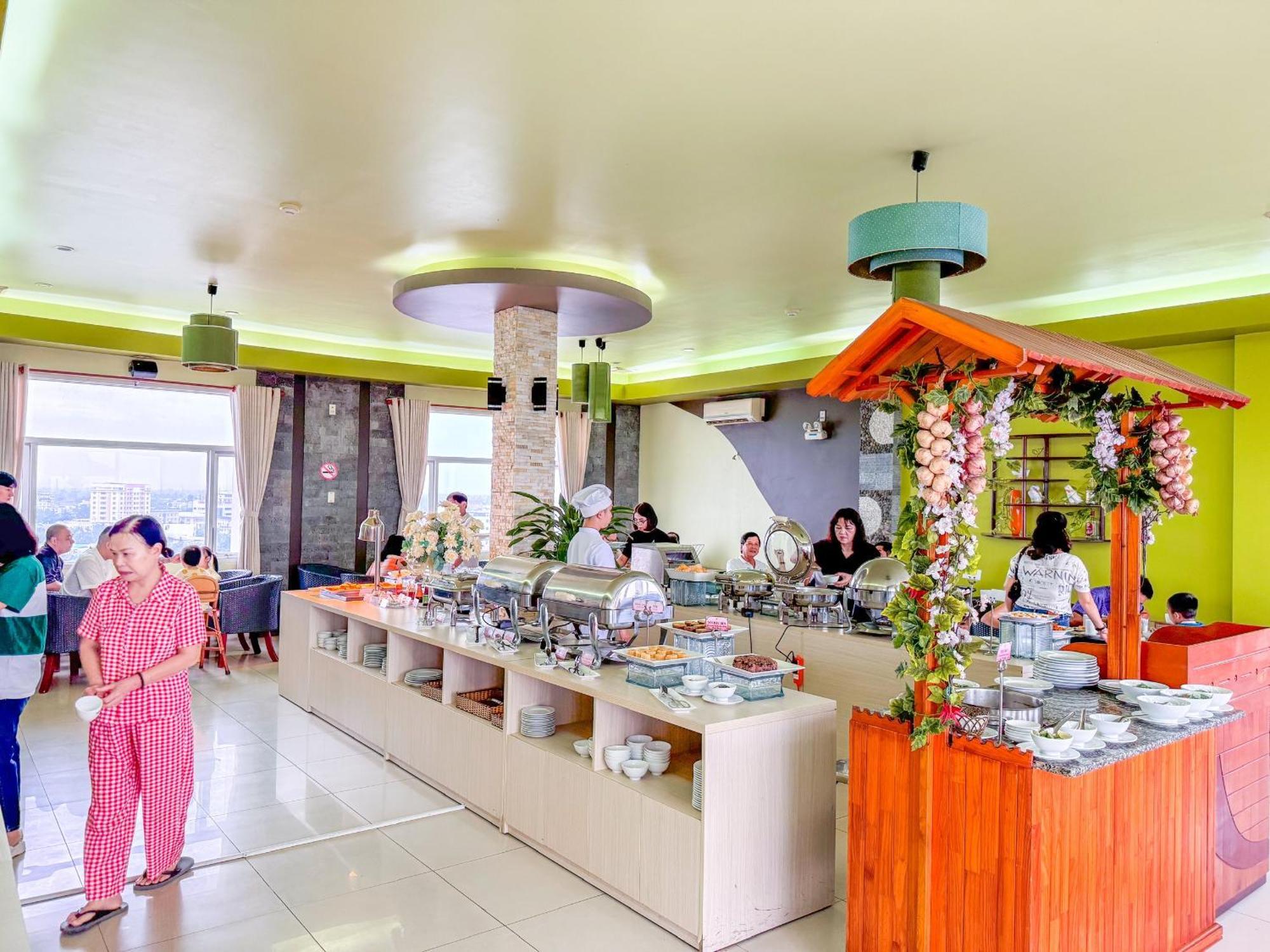 Hoa Binh 1 Hotel Long Xuyên Extérieur photo