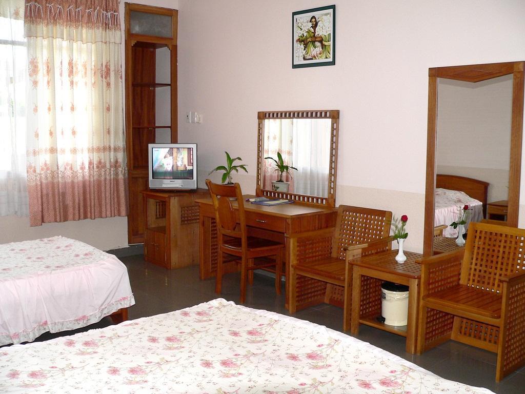 Hoa Binh 1 Hotel Long Xuyên Extérieur photo